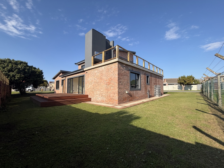 4 Bedroom Property for Sale in Aston Bay Eastern Cape
